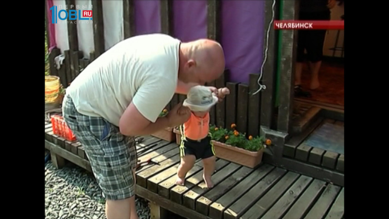 Найденного на улице ребенка вернули в семью