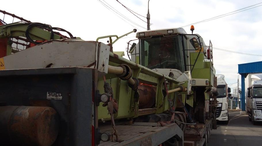 Незаконный вывоз комбайна из Челябинской области предотвратила таможня