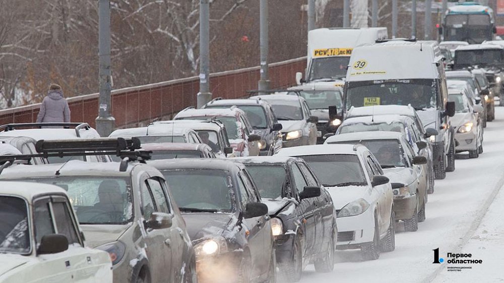 Челябинск стоит в девятибалльных пробках 