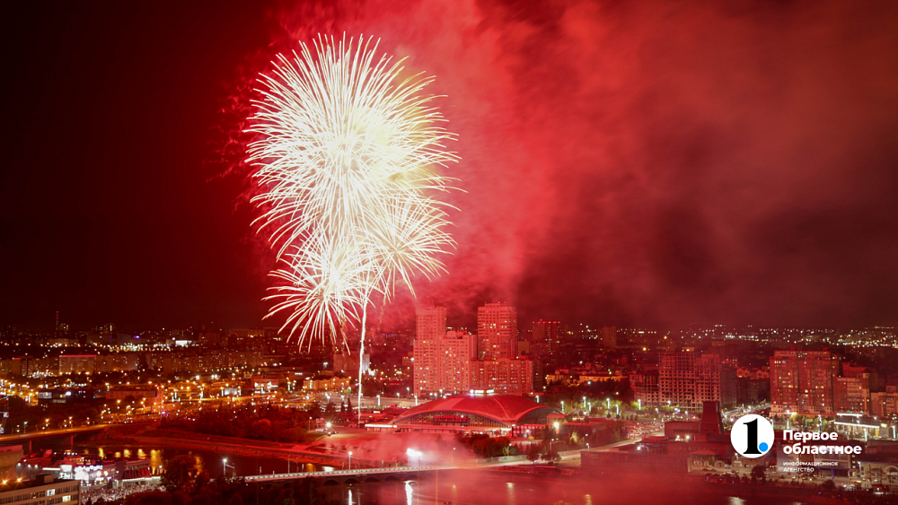 На запуск трех праздничных салютов мэрия Челябинска потратит 4 млн рублей
