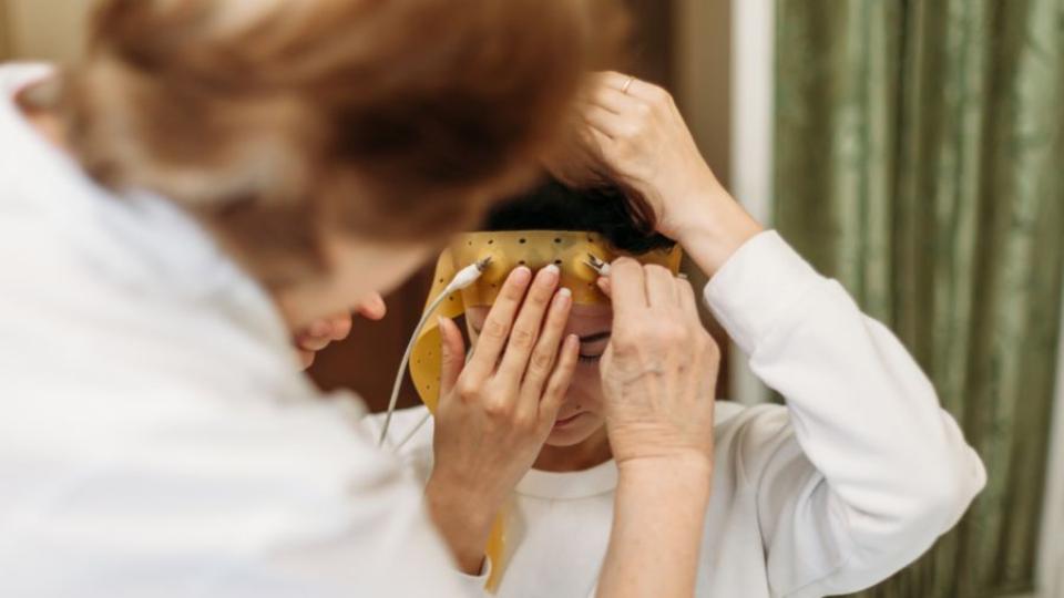 Ученые ЮУрГУ придумали устройство для проведения электроэнцефалографии дома