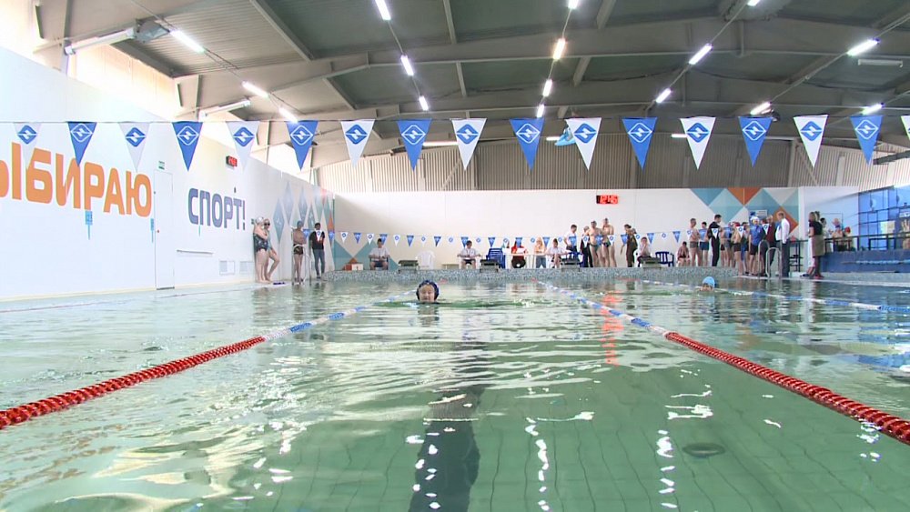 Миасс встретил слабовидящих пловцов Челябинской области