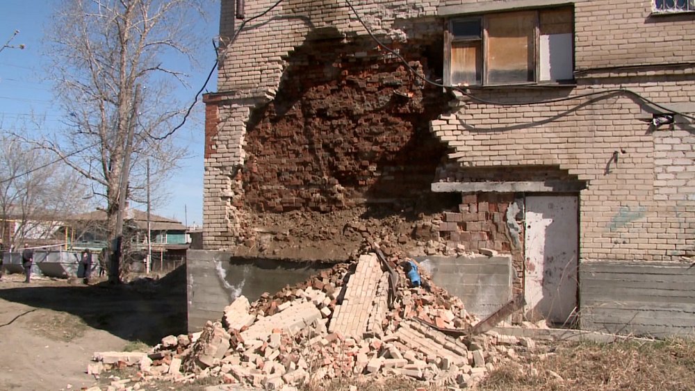 Аварийный дом в Миассе могут расселить раньше намеченного срока
