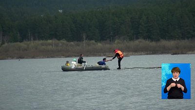 Троих детей сняли с дрейфующей льдины