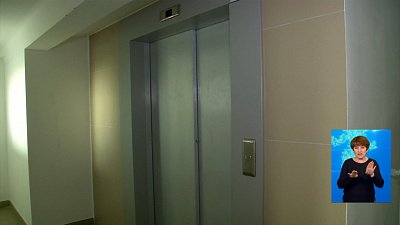 Лифт с двумя детьми застрял в Челябинске