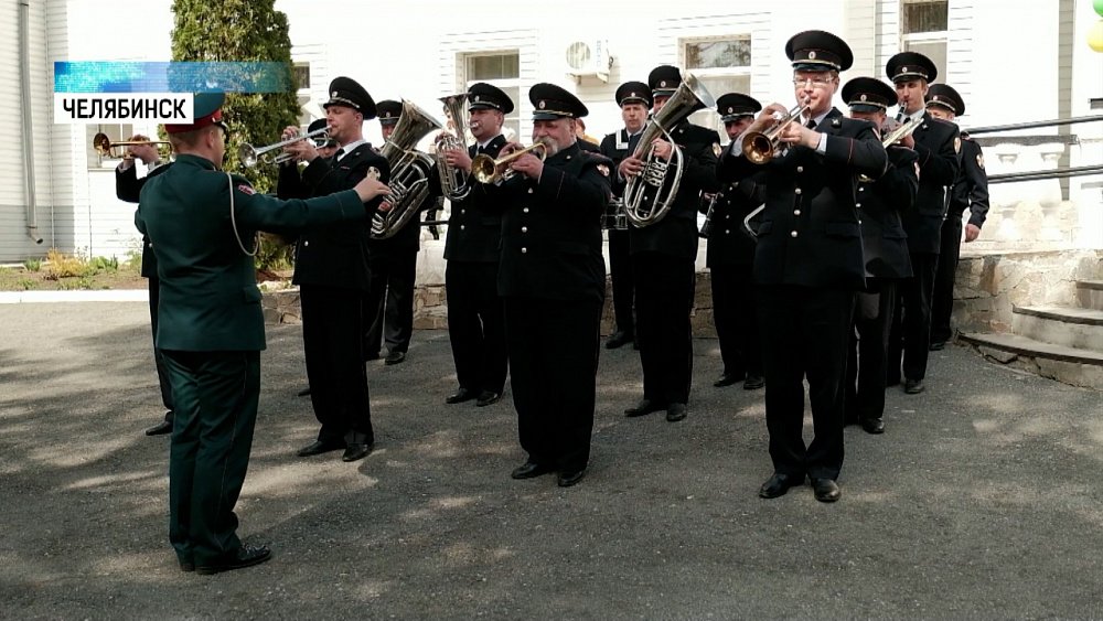 Для ветеранов сыграл и оркестр Росгвардии