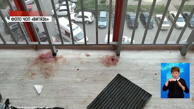 Челябинец разбил балкон головой