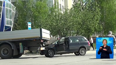 В Златоусте легковушка залетела под грузовик