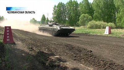 Мотострелки выступили в жару на Челябинском полигоне