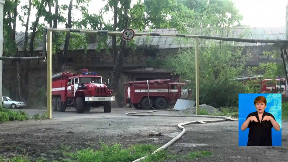 На заброшенном предприятии начался пожар
