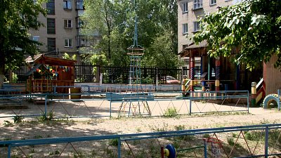 В детском саду Миасса вороны напали на воспитателей