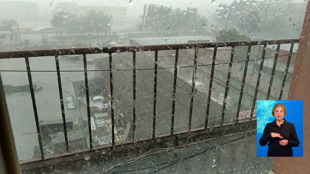 Град и шквалистый ветер обрушились на регион