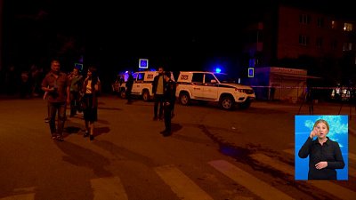 Мужчина открыл стрельбу по прохожим Мужчина открыл стрельбу по прохожим