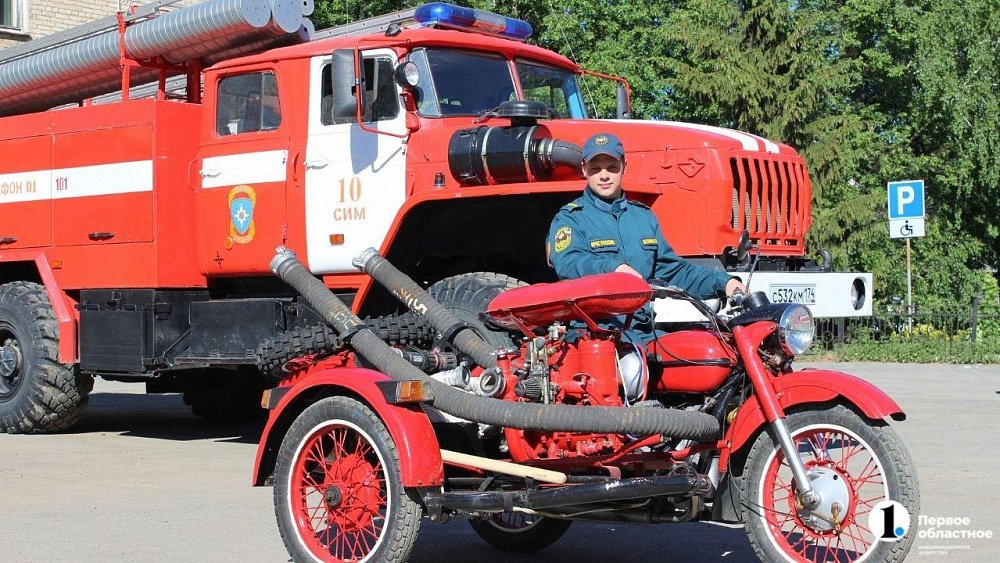 «Связал жизнь с мотоциклами»: пожарный из Сима отреставрировал 15 «Уралов»