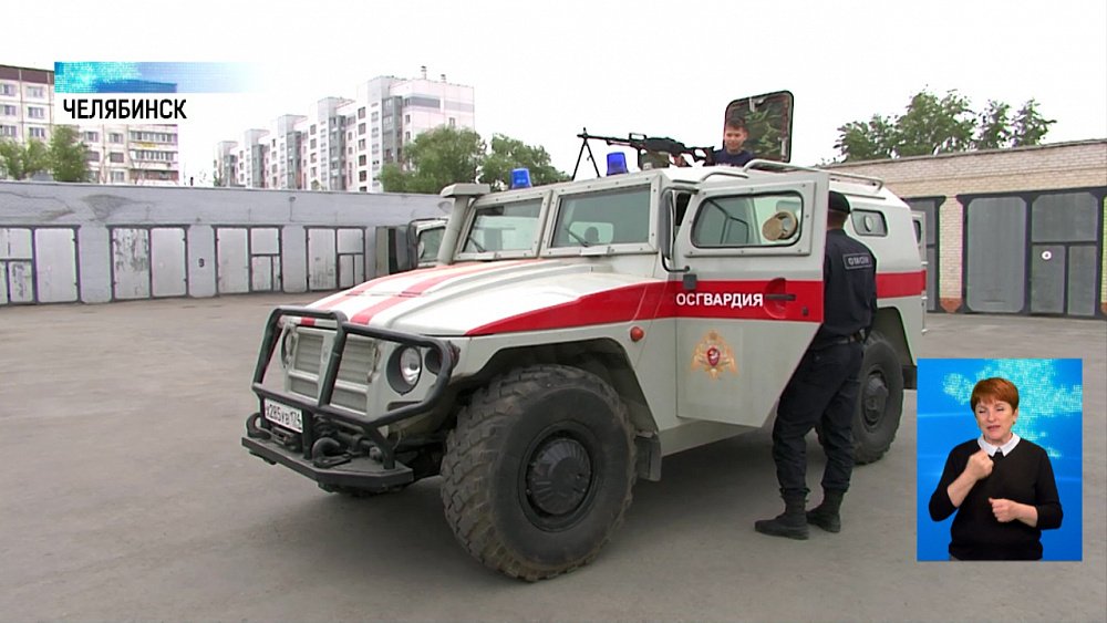 Для ребёнка провели экскурсию по базе ОМОН