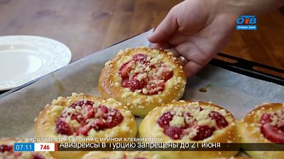 Вкусные истории — ватрушки с клубникой