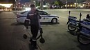 В Челябинске сотрудники ГИБДД начали увозить самокаты на штрафстоянку