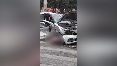 Страшные кадры смертельного ДТП на улице Барбюса