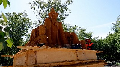 Достопримечательности Челябинска из песка: видео создания уникальных скульптур