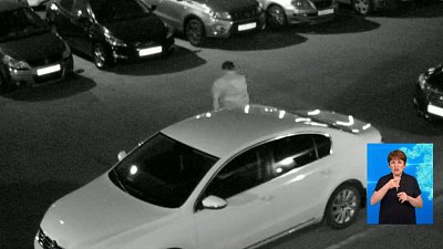 Мужчина пытался вскрыть несколько автомобилей