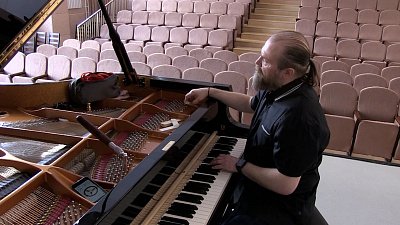 В Миассе презентовали рояль за шесть миллионов рублей