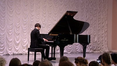 В детской школе искусств появился новый рояль