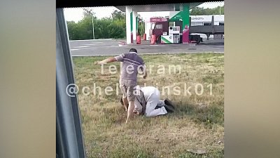 Водитель VS пассажир: видео утренней драки в Челябинске