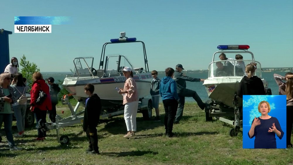 Кадетов научили правильному поведению на воде