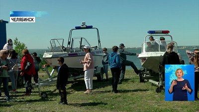 Кадетов научили правильному поведению на воде