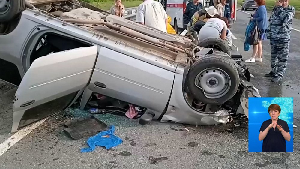 Автомобиль перевернулся на трассе