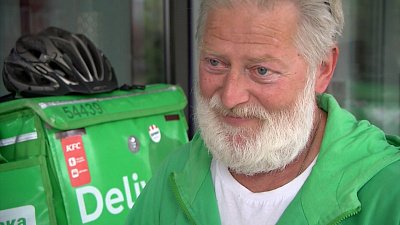 Корреспонденты ОТВ сняли один день из жизни челябинского «зачетного деда»