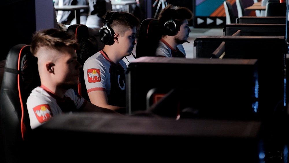 Из компьютерных клубов на мировые арены: как киберспорт покорил Россию