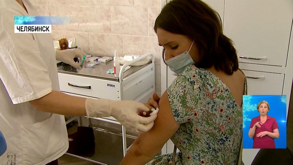 Члены общественной палаты привились от ковида