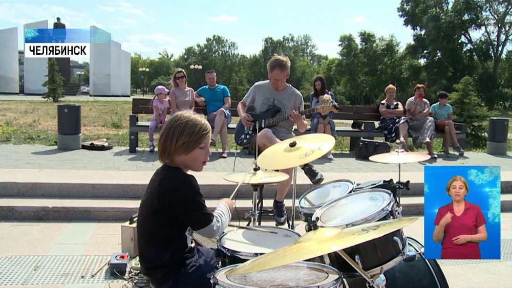 10-летний барабанщик удивляет челябинцев