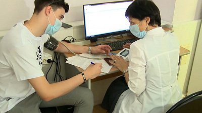 Специальная диета поможет легче перенести прививку от коронавируса