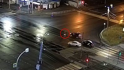 В Челябинске сбили гонщика на электросамокате