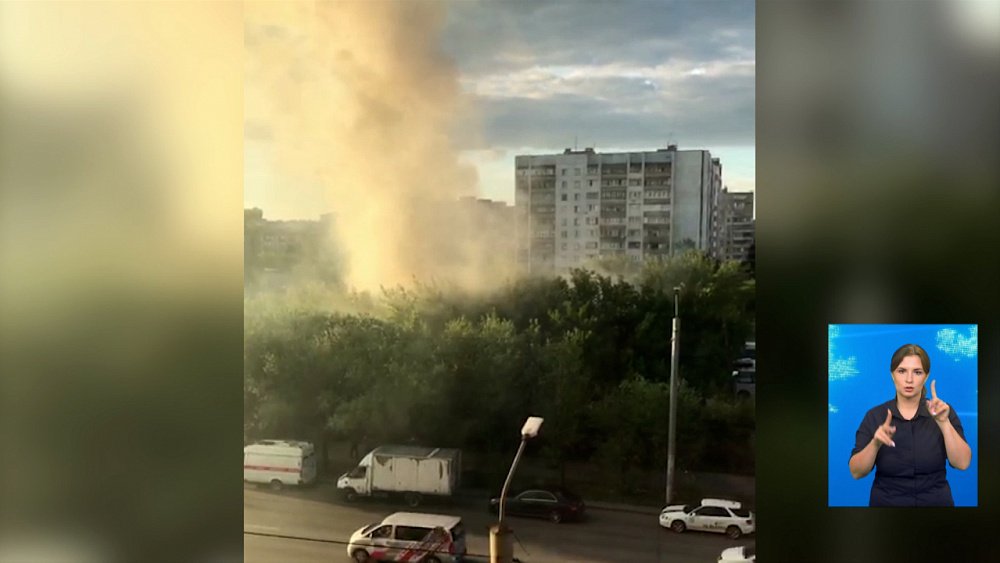 Частный дом вспыхнул в Челябинске