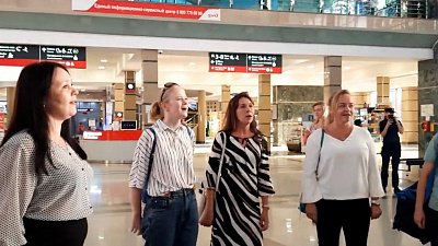 Молитва в исполнении хора на челябинском вокзале сняли на видео