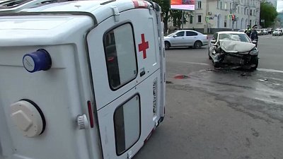 Появились кадры последствий аварии со скорой помощью в Челябинске