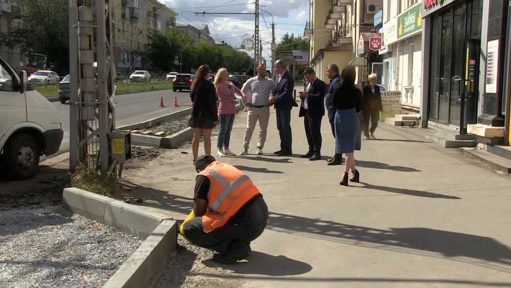 Глава Миасса проверяет качество дорожных работ