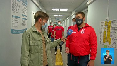 Массовая вакцинация волонтеров