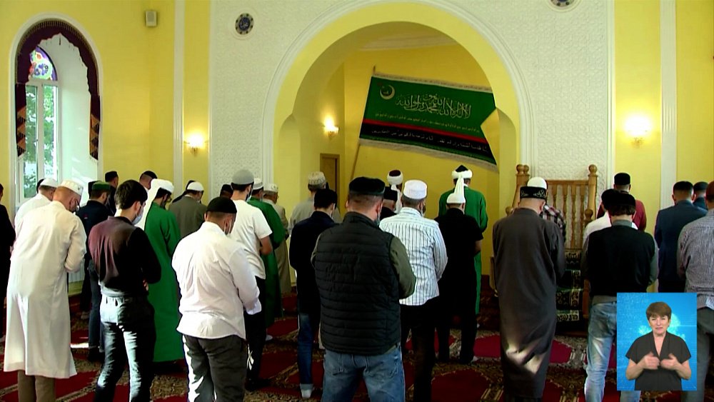 Мусульман просят не ходить в мечеть на службу