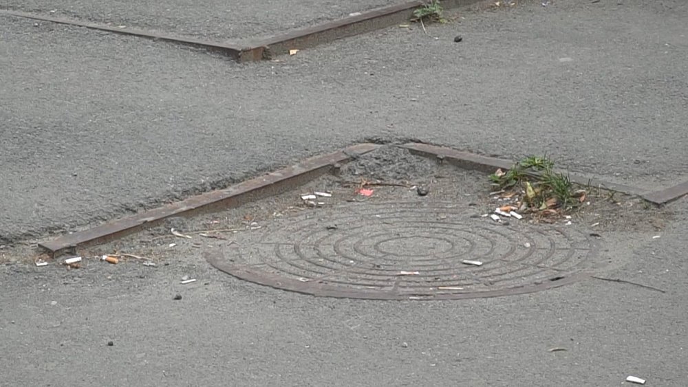 В Миассе полицейские раскрыли кражу крышек от люков