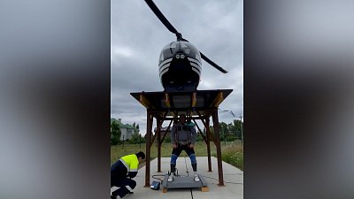 Эльбрус Нигматуллин снял на видео, как поднял вертолёт