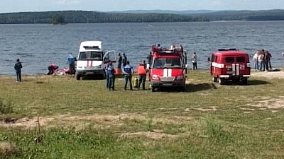 На озере Чебаркуль спасатели сняли на видео извлечение человеческих останков