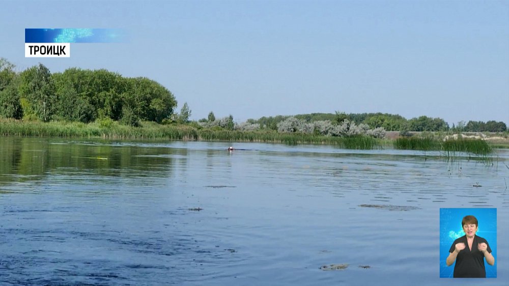 Житель Троицка проплыл 13 километров по реке