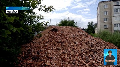 Копейчанин перекрыл дорогу машинам врачей