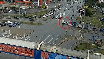 Аварию с маршруткой в Магнитогорске зафиксировал видеорегистратор