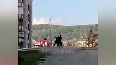 Пьяная драка в Миассе попала на видео