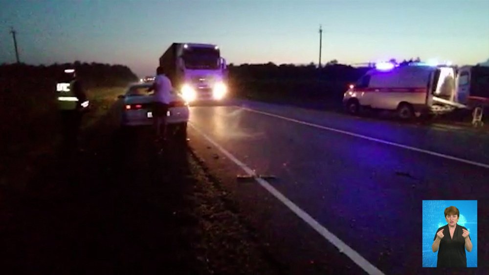 На сотрудника ГИБДД опрокинулся автомобиль